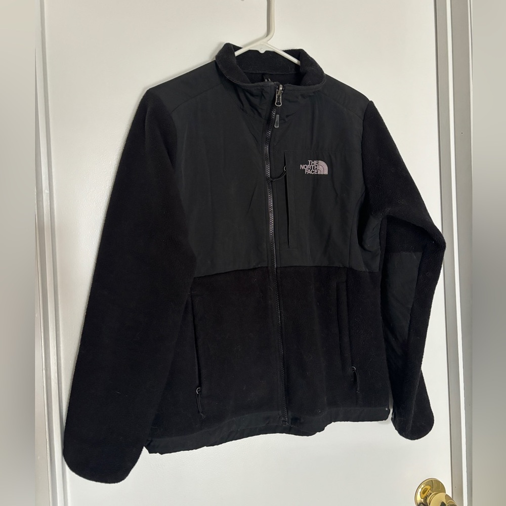 The North Face women’s Denali black fleece jacket